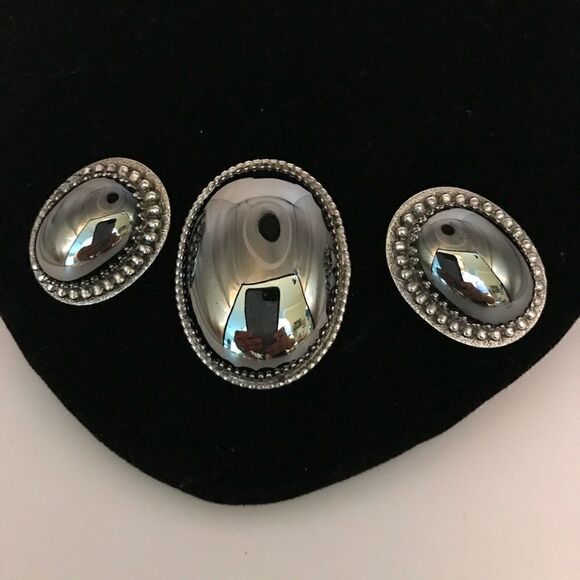 Whiting and Davis Hematite StoneVintage Brooch and Earring set - Picture 1 of 4